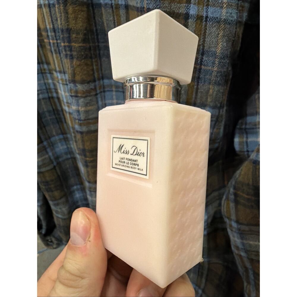 Miss Dior Lait Fondant Moisturizing Body Milk 2.5 oz - Picture 3 of 3